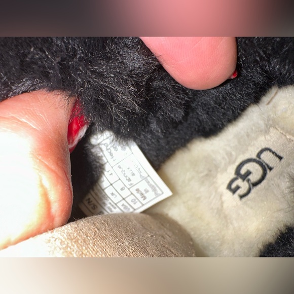 ⭐️Fall Sale ⭐️UGG Black Classic Cozy Booties Slippers.  Women’s 10 - Picture 7 of 10